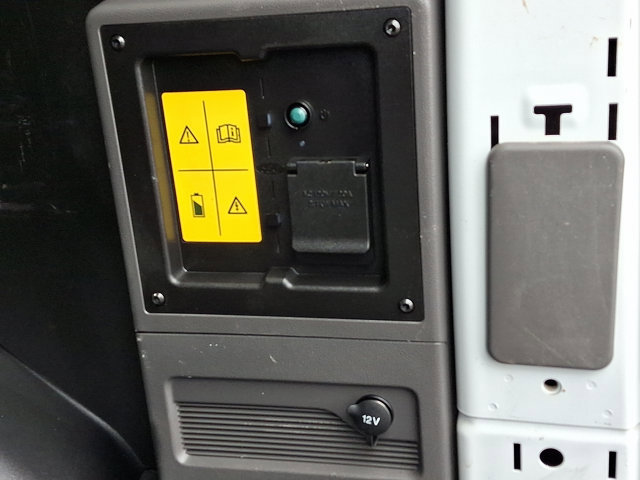 Certified 2022 Ford E-Transit Medium Roof w/ Load Area Protection Package image 31