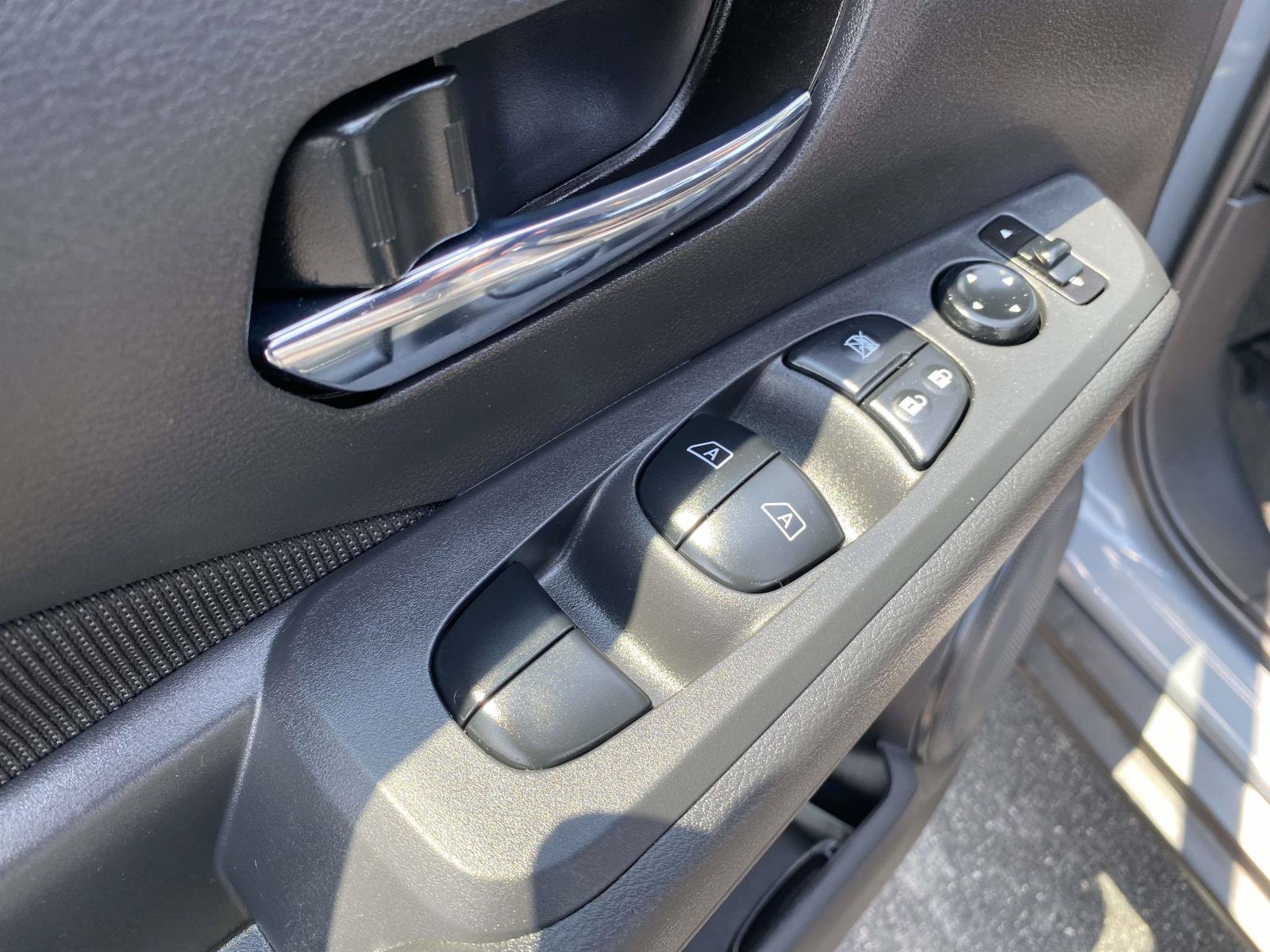 Used 2024 Nissan Kicks SV FWD image 18