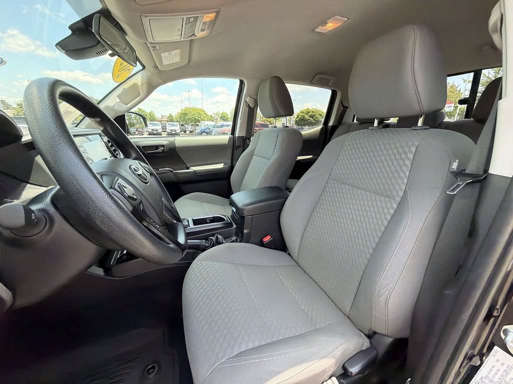 Used 2022 Toyota Tacoma SR AWD/4WD image 11