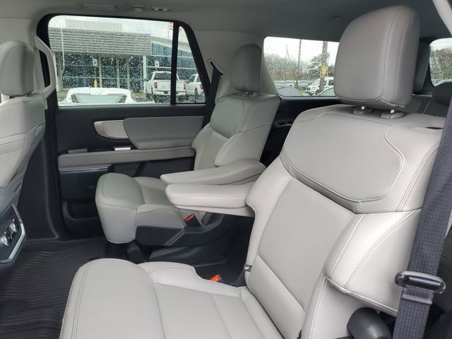 Certified 2025 Ford Expedition Active AWD/4WD image 31