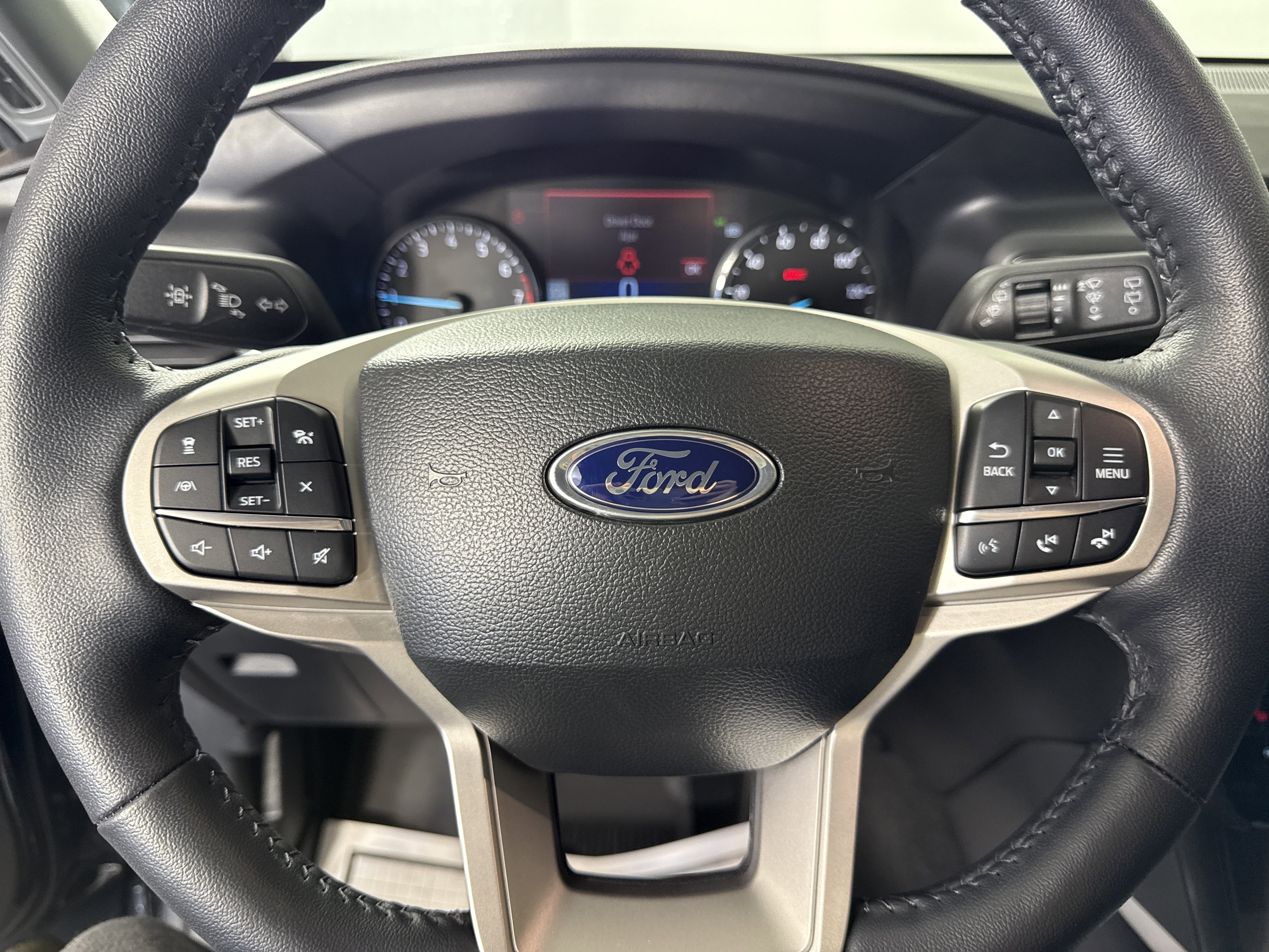 Certified 2023 Ford Explorer Limited w/ Equipment Group 301A image 25