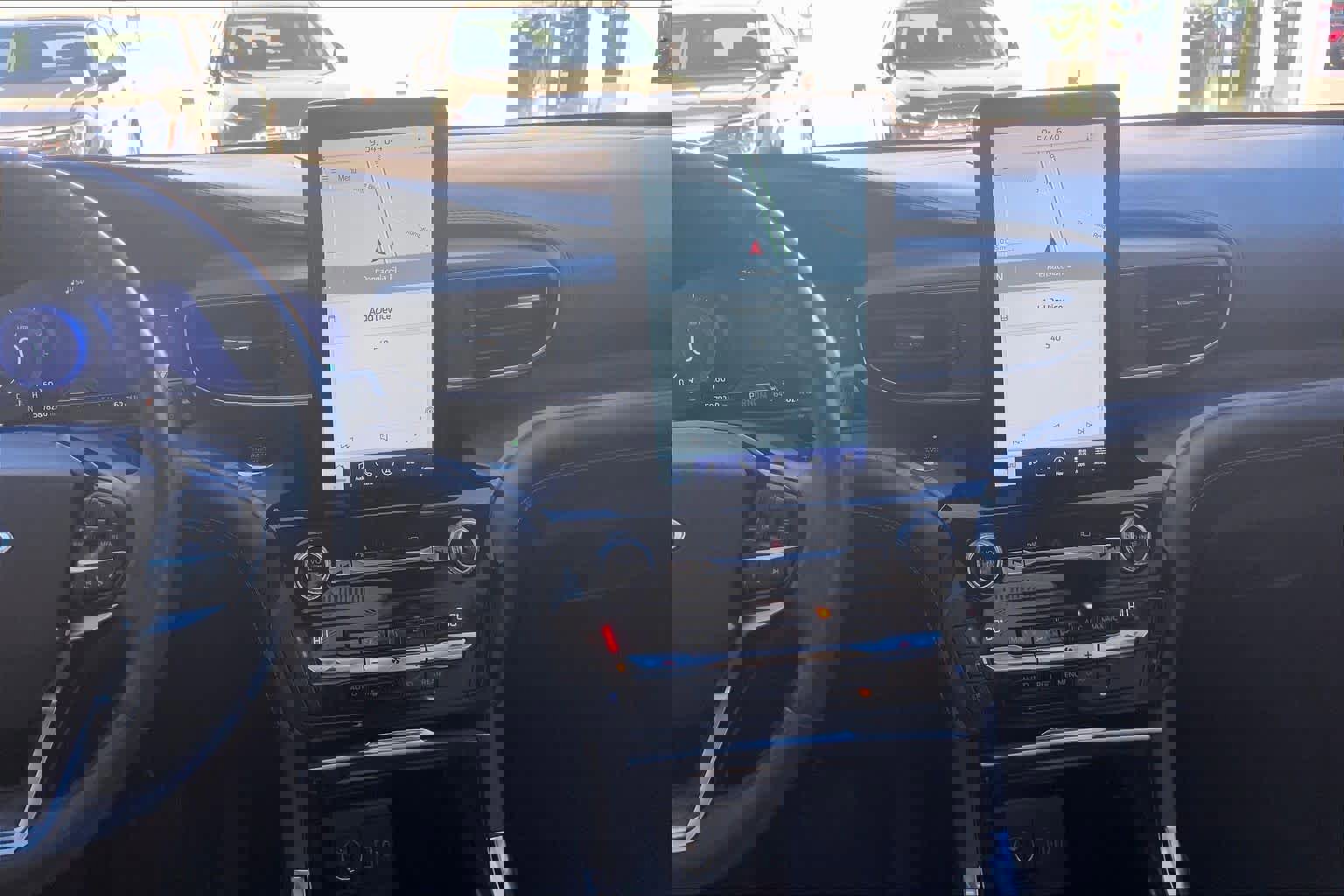 Certified 2021 Ford Explorer Platinum w/ Equipment Group 601A image 8