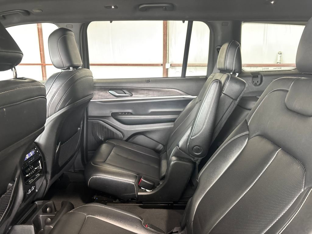 Used 2024 Jeep Grand Cherokee L Limited w/ Luxury Tech Group II image 14