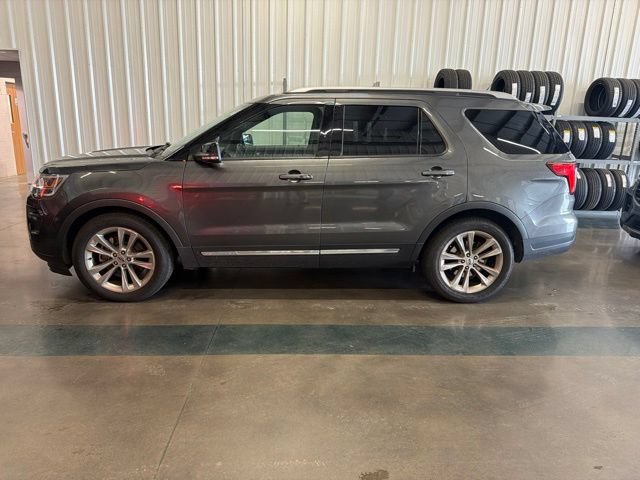 Certified 2018 Ford Explorer XLT w/ Equipment Group 202A FWD image 3
