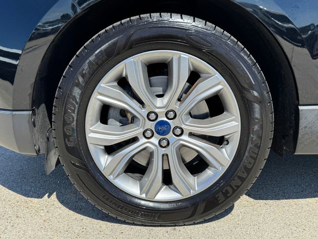 Certified 2019 Ford Edge Titanium w/ Class II Trailer Tow Package AWD/4WD image 13