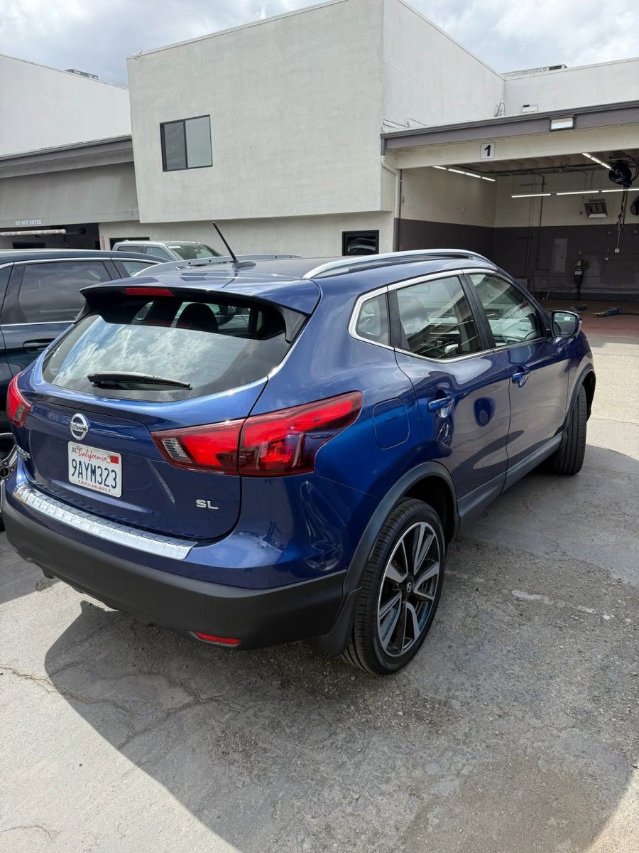 Used 2017 Nissan Rogue Sport SL FWD image 4