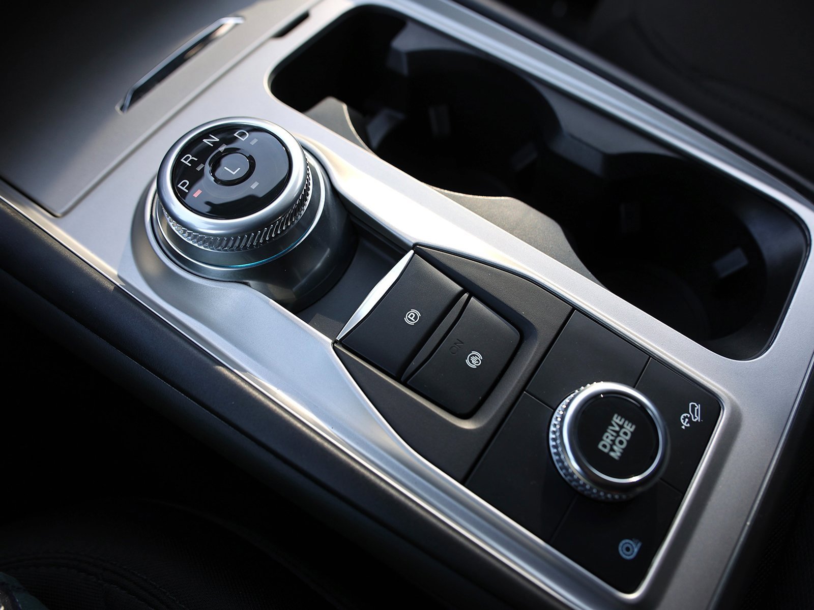 Certified 2022 Ford Explorer XLT image 32