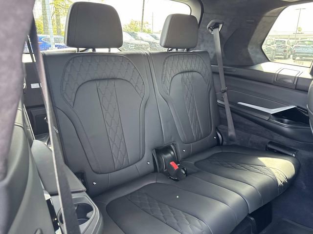 Used 2024 BMW X7 M60i w/ Executive Package image 9