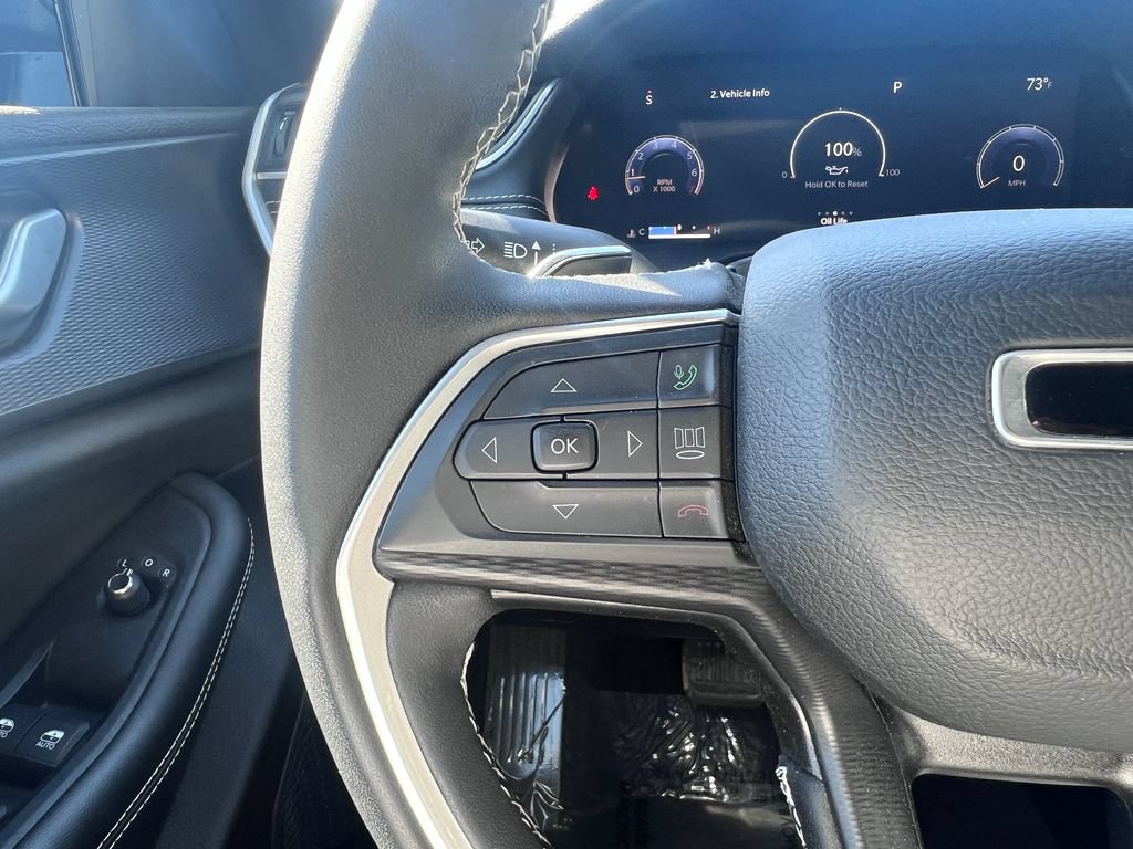 Used 2023 Jeep Grand Cherokee Altitude AWD/4WD image 22