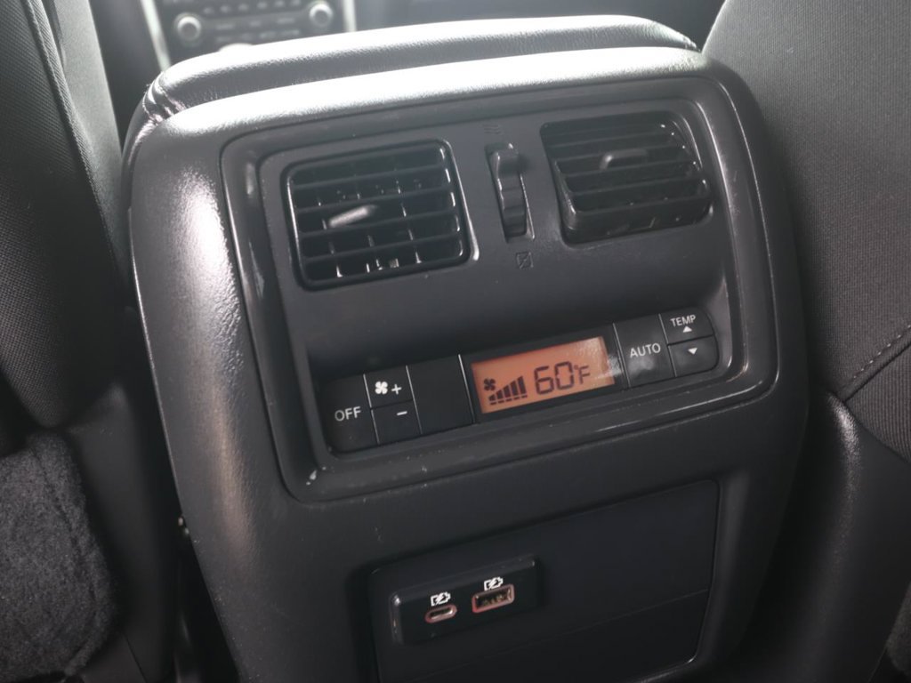 Used 2019 Nissan Pathfinder SV FWD image 10
