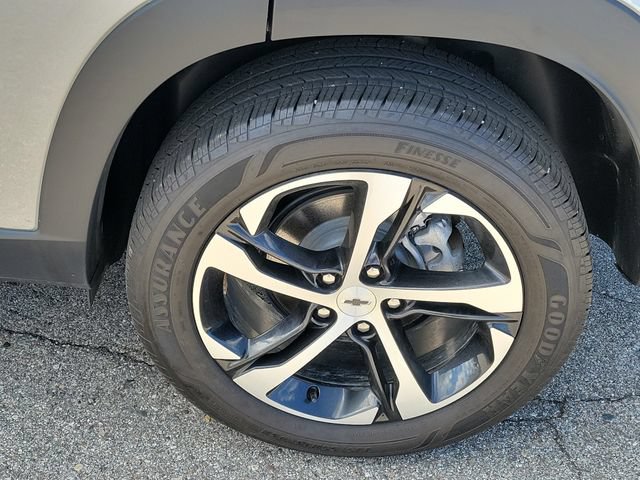 Used 2024 Chevrolet Trax RS w/ Driver Confidence Package FWD image 24