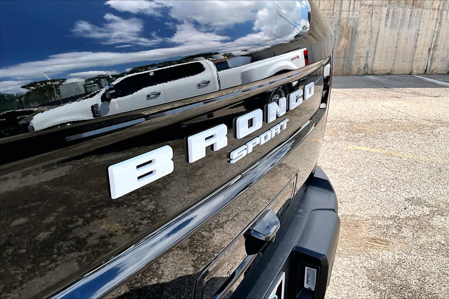 Certified 2025 Ford Bronco Sport Outer Banks w/ Outer Banks Tech Package+ AWD/4WD image 15