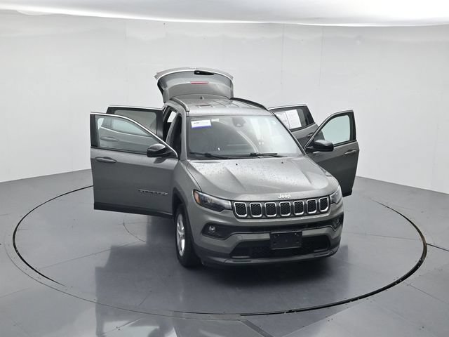 Used 2024 Jeep Compass Latitude AWD/4WD image 46