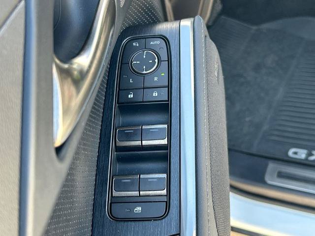 Used 2024 Lexus GX 550 w/ Accessory Package (2T) AWD/4WD image 16
