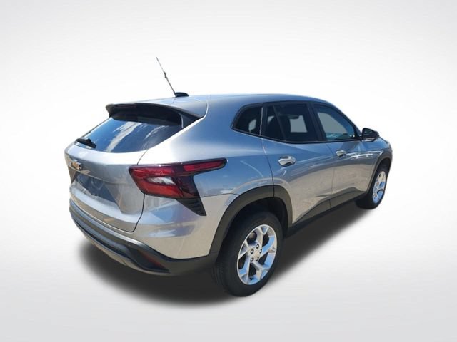 Used 2024 Chevrolet Trax LS w/ LS Convenience Package FWD image 9