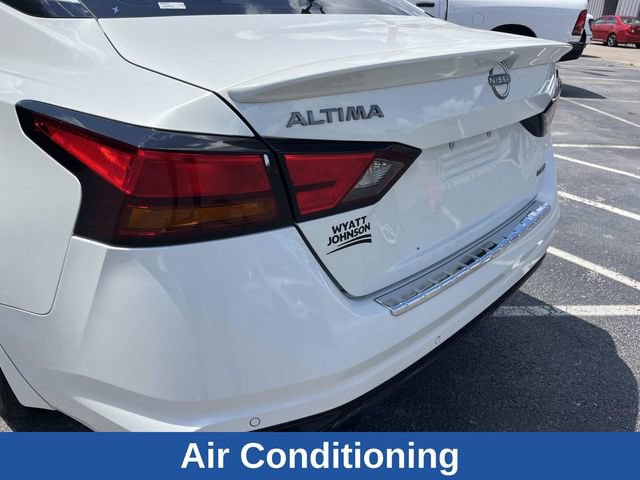 Used 2023 Nissan Altima 2.0 SR FWD image 12