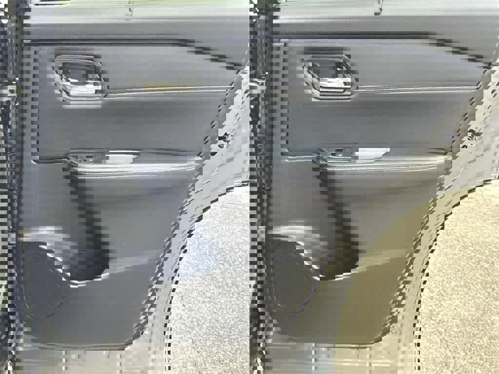 Used 2024 Nissan Rogue SV w/ SV Premium Package image 15