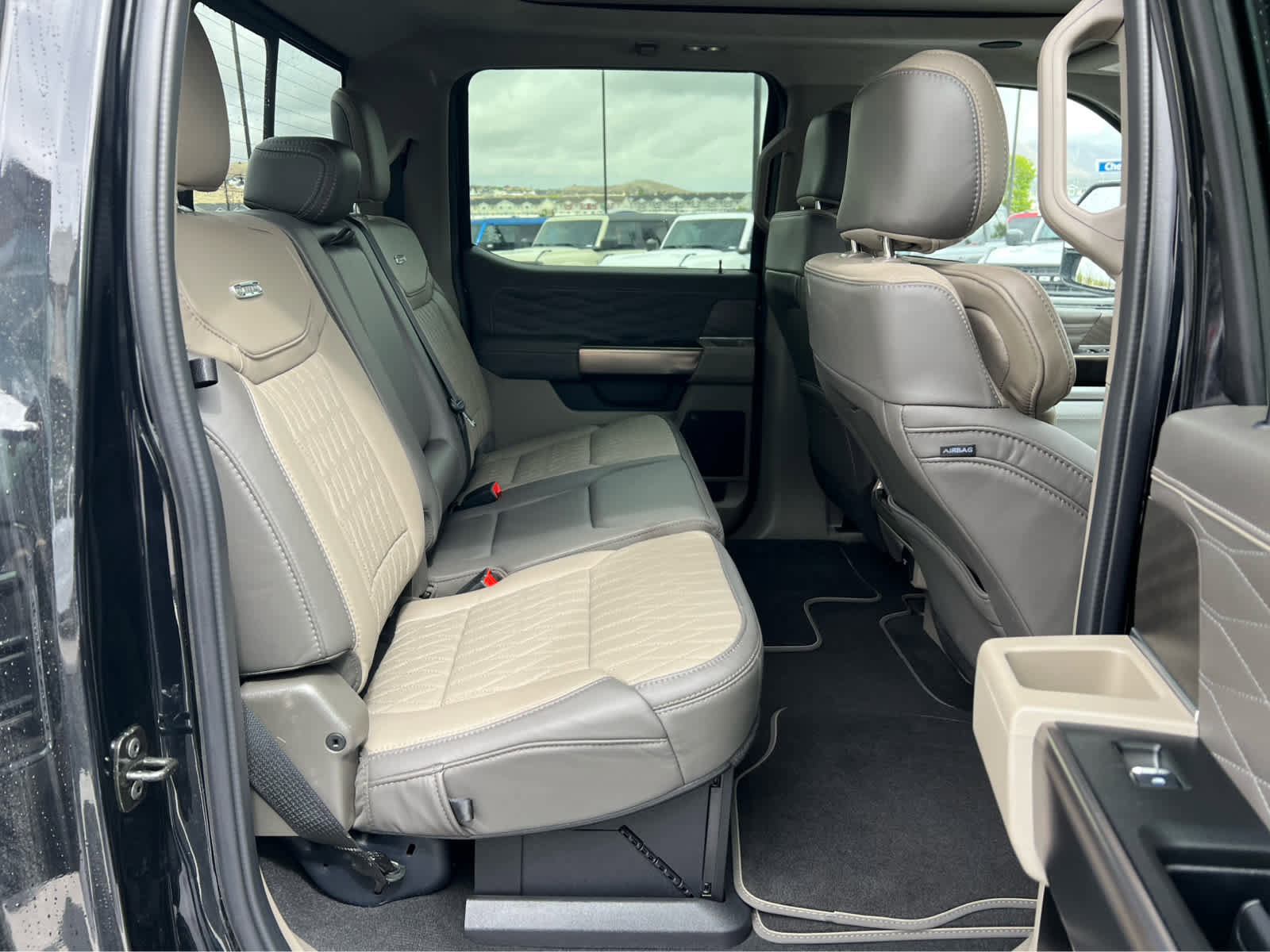 Certified 2025 Ford F450 Platinum w/ Platinum Plus Package AWD/4WD image 27