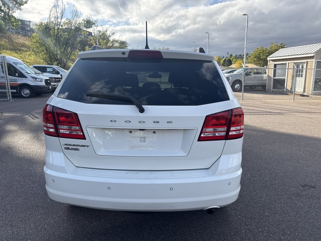 Used 2020 Dodge Journey SE w/ SE Popular Equipment Group image 4