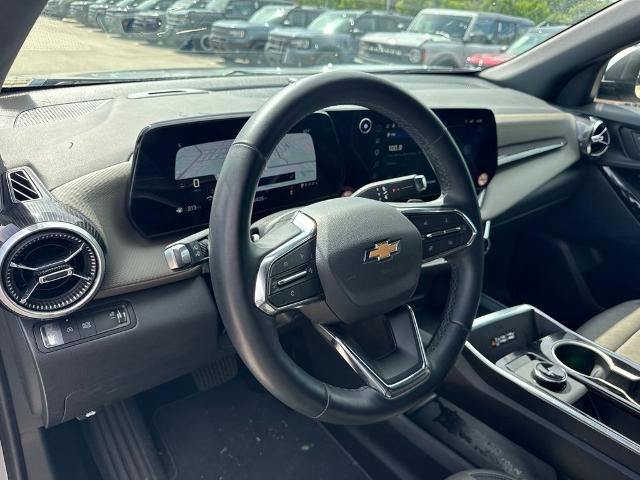 Used 2026 Chevrolet Equinox LT w/ Convenience Package II FWD image 9