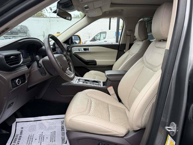 Certified 2023 Ford Explorer Platinum w/ Class IV Trailer Tow Package AWD/4WD image 17