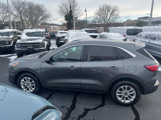 Certified 2022 Ford Escape SE image 2