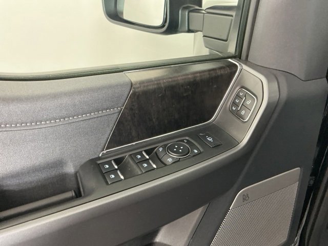 Certified 2025 Ford F350 Lariat w/ Black Appearance Package image 15