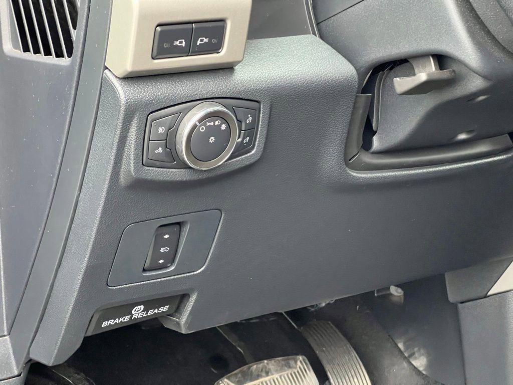 Certified 2022 Ford F350 Lariat w/ Chrome Package image 29