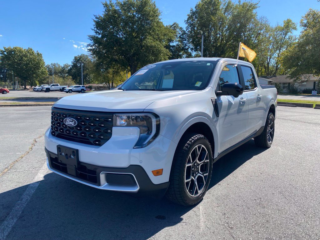 Certified 2025 Ford Maverick Lariat AWD/4WD image 3