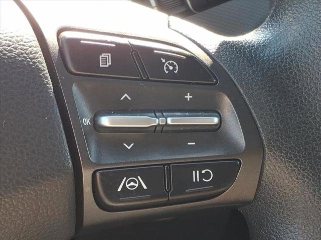 Used 2023 Hyundai Kona SEL AWD/4WD image 9