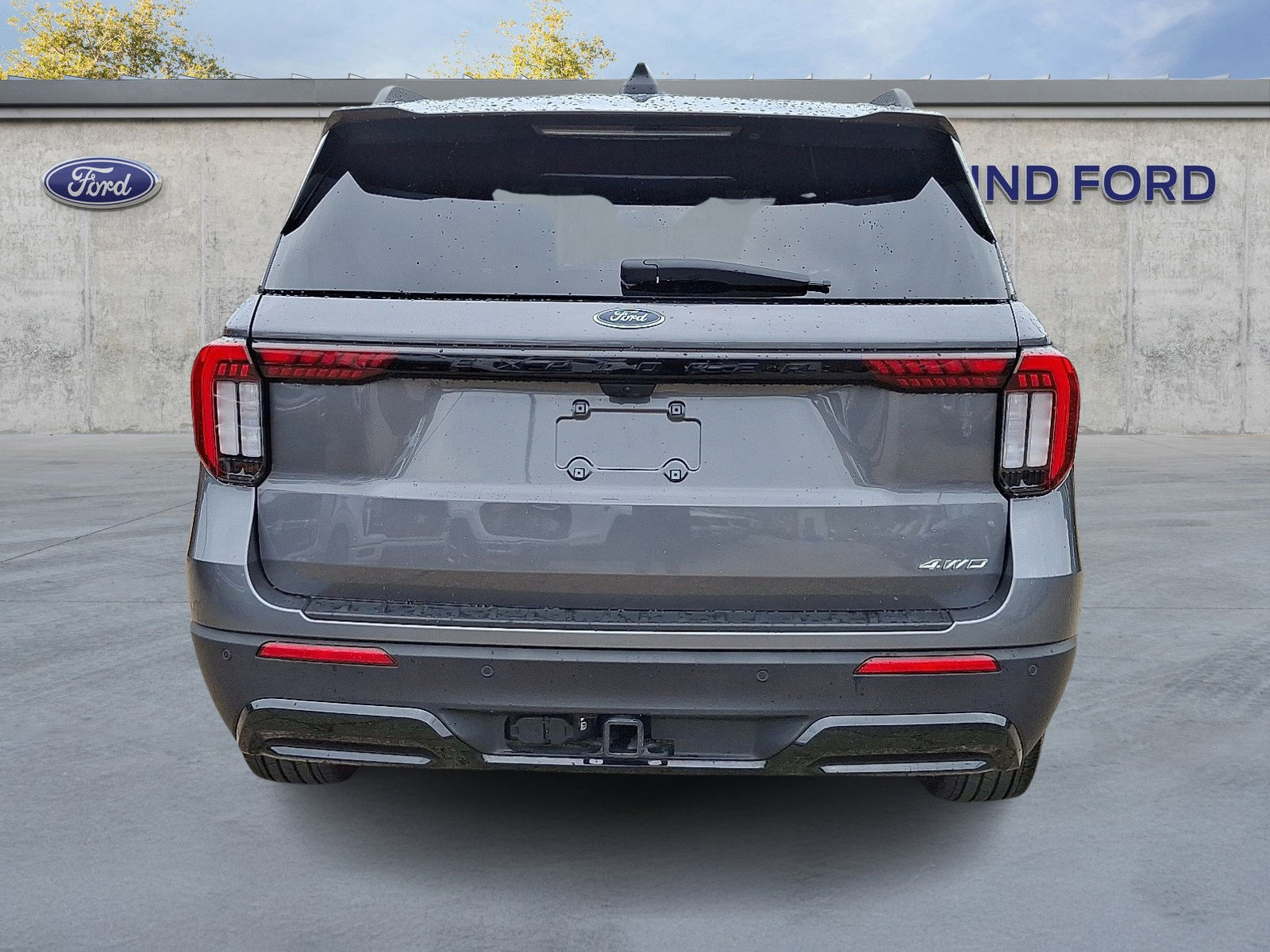 Certified 2025 Ford Explorer ST-Line image 3