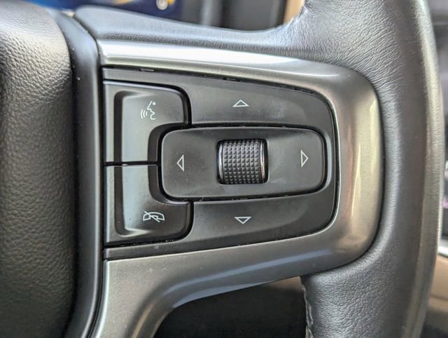 Used 2023 Chevrolet Suburban Premier image 28