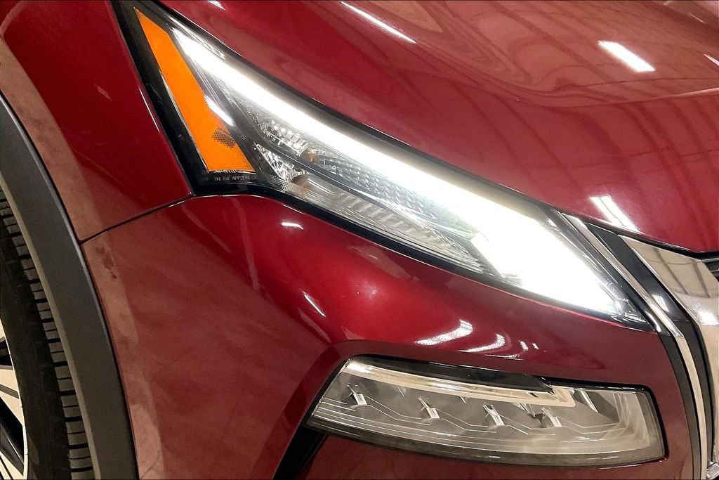 Used 2023 Nissan Rogue SV image 26