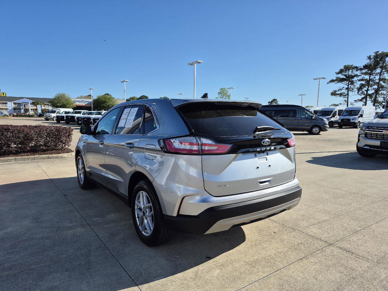 Certified 2024 Ford Edge SEL image 3