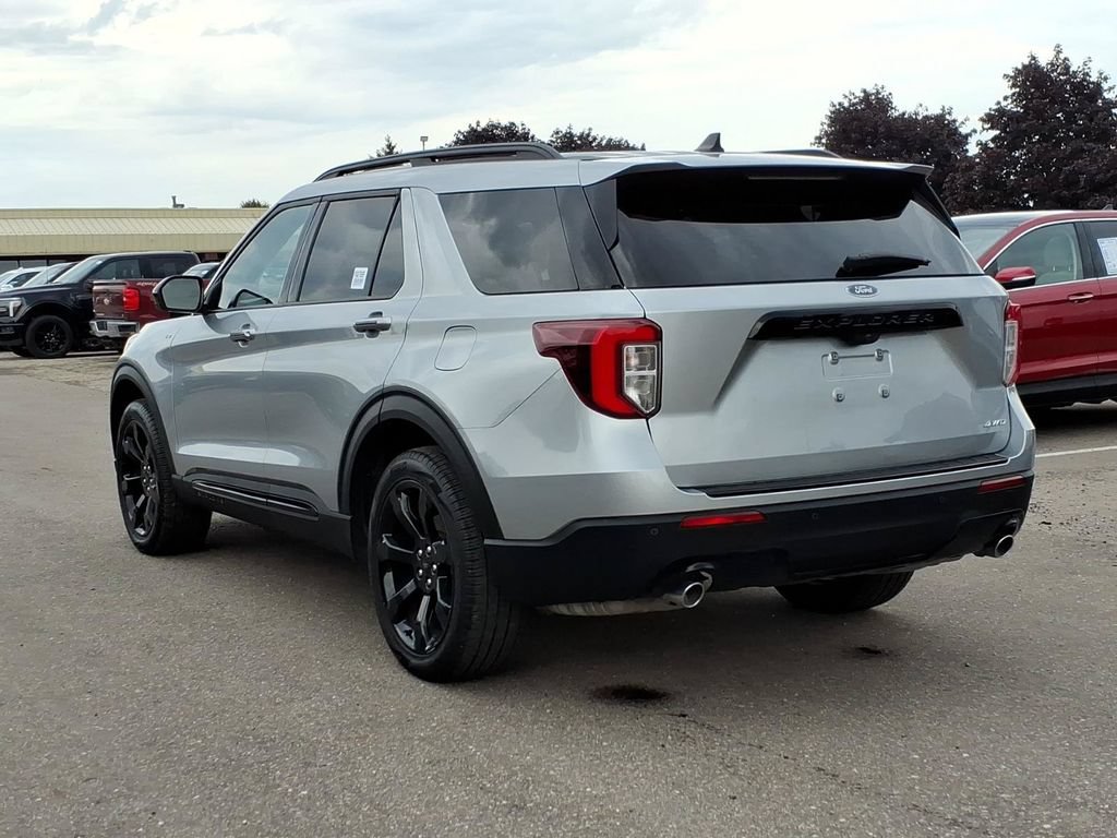 Certified 2023 Ford Explorer ST-Line AWD/4WD image 3