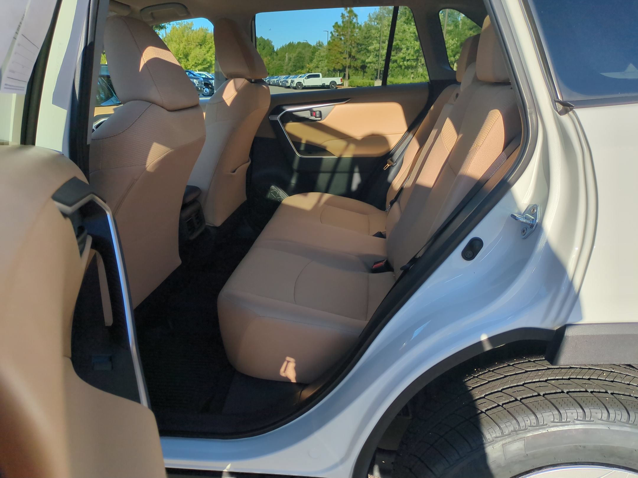 Used 2024 Toyota RAV4 LE FWD image 28