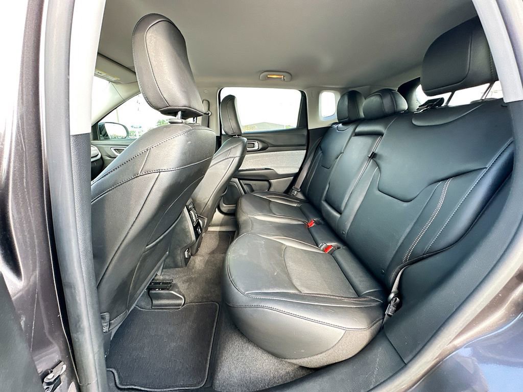 Used 2022 Jeep Compass Latitude image 17