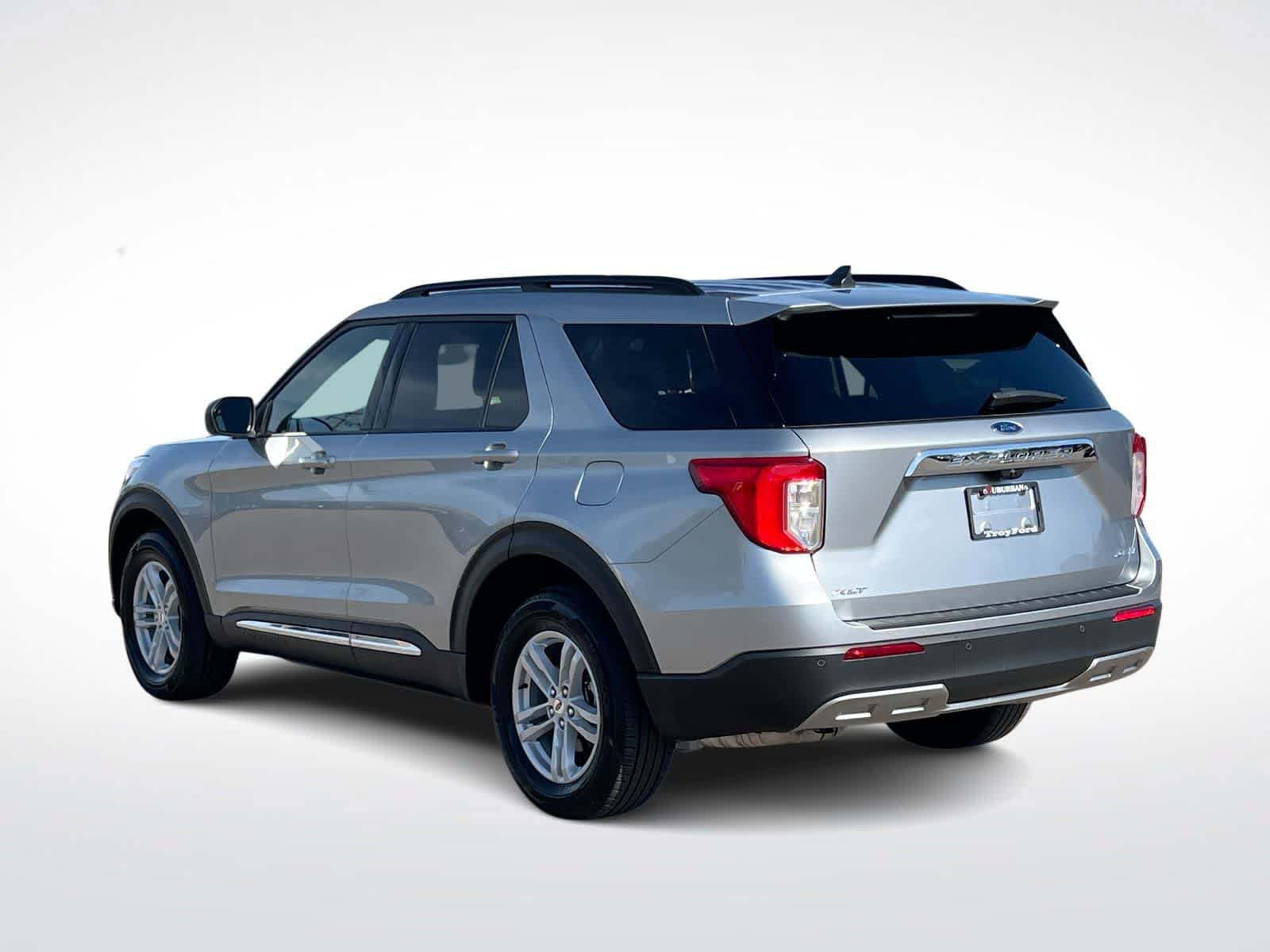 Certified 2024 Ford Explorer XLT w/ Equipment Group 202A AWD/4WD image 6