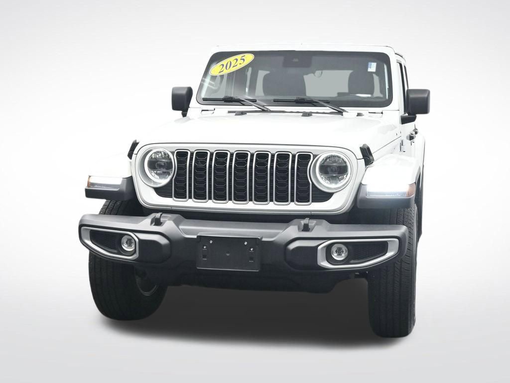 Used 2025 Jeep Wrangler Sahara AWD/4WD image 2