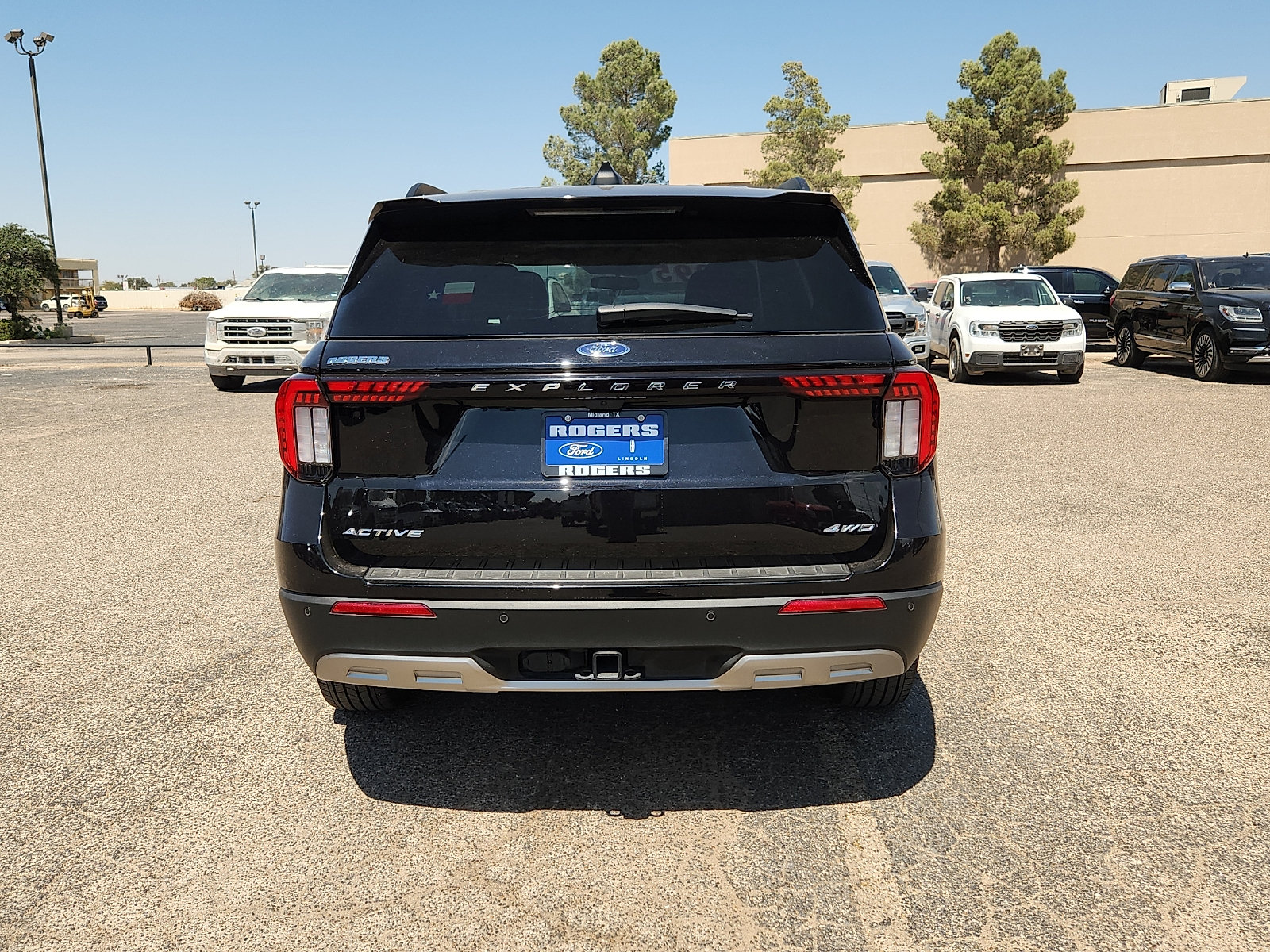 Certified 2025 Ford Explorer Active w/ Active Comfort Package AWD/4WD image 6