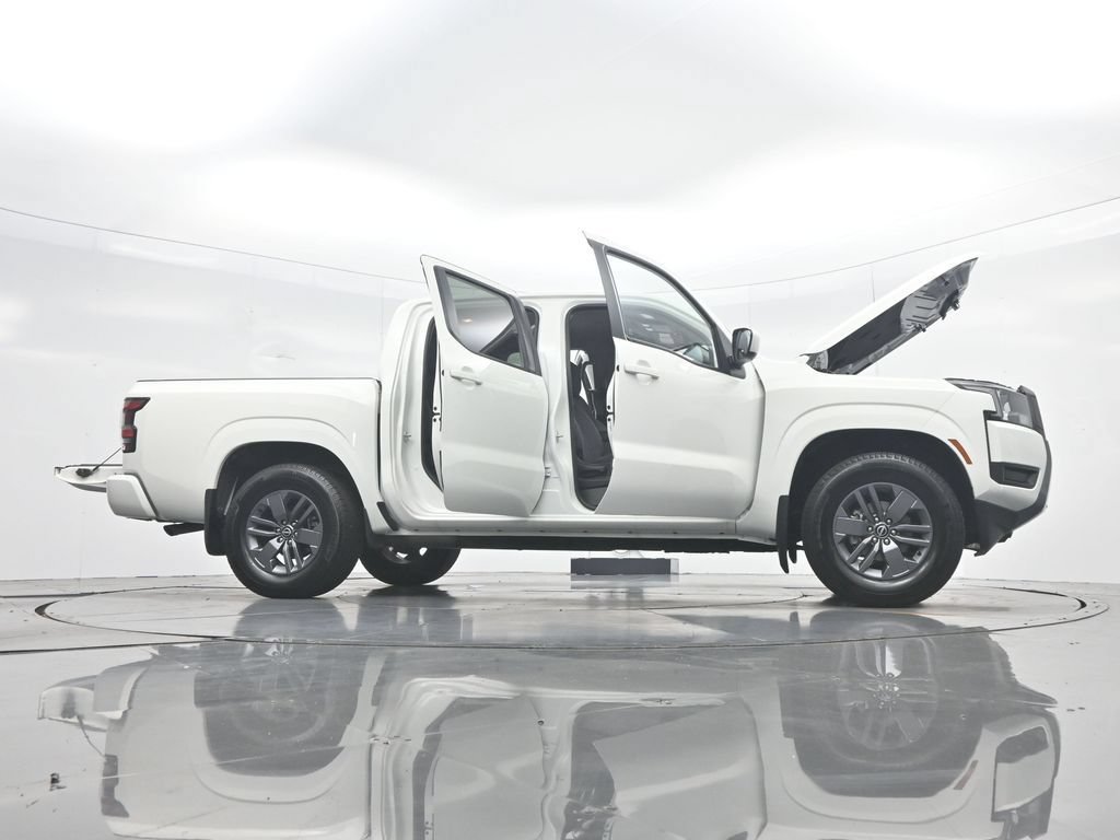 Used 2025 Nissan Frontier SV RWD image 56