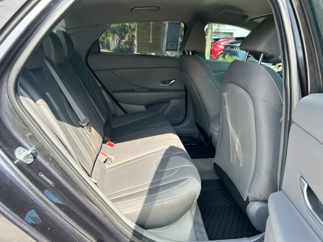 Used 2022 Hyundai Elantra SEL FWD image 13