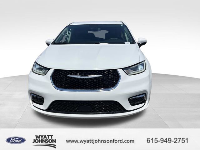 Used 2023 Chrysler Pacifica Touring-L image 8