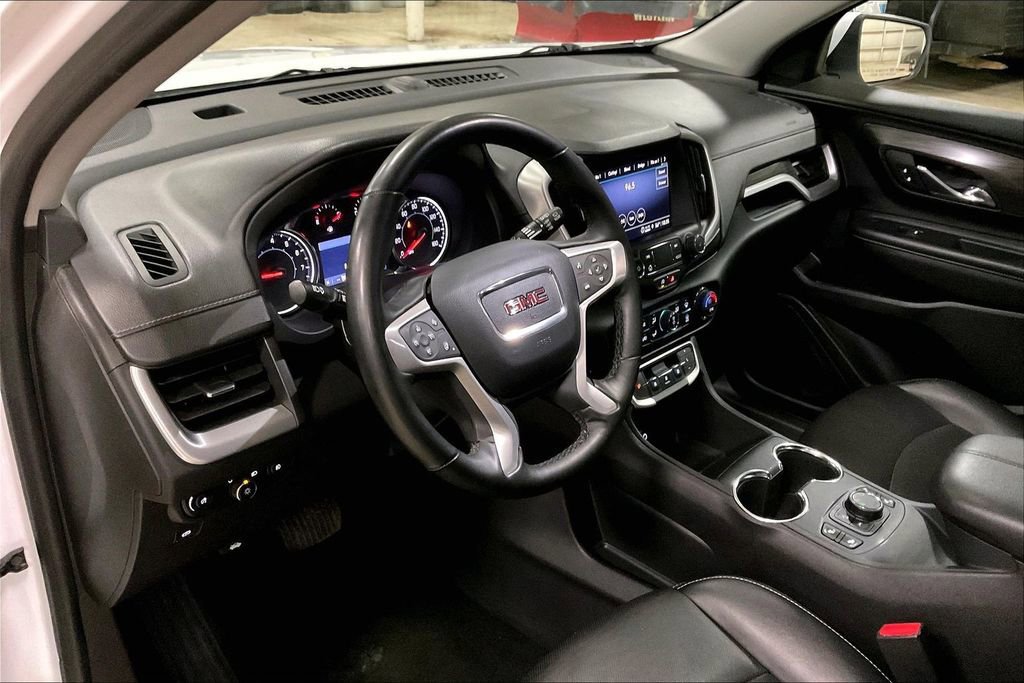 Used 2024 GMC Terrain SLT image 13
