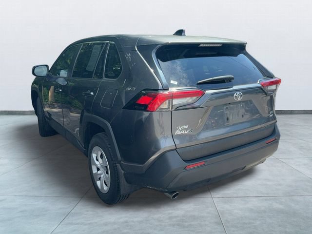 Used 2024 Toyota RAV4 LE AWD/4WD image 4