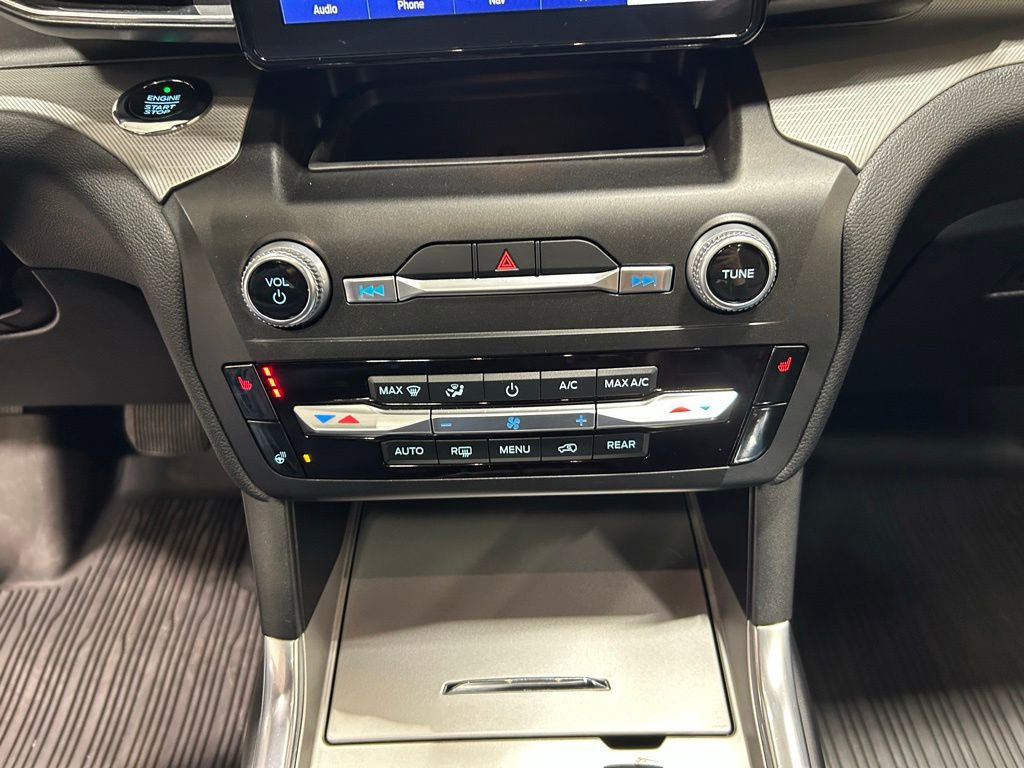Certified 2020 Ford Explorer XLT w/ Equipment Group 202A AWD/4WD image 20