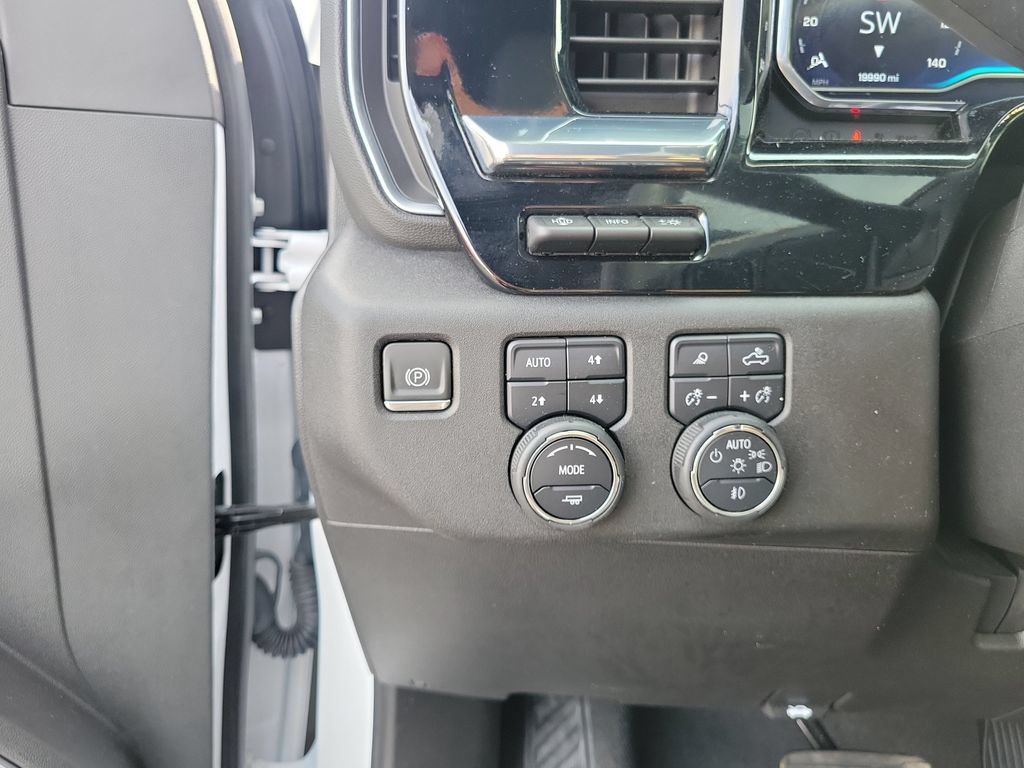 Used 2024 Chevrolet Silverado 3500 High Country w/ High Country Premium Package AWD/4WD image 22