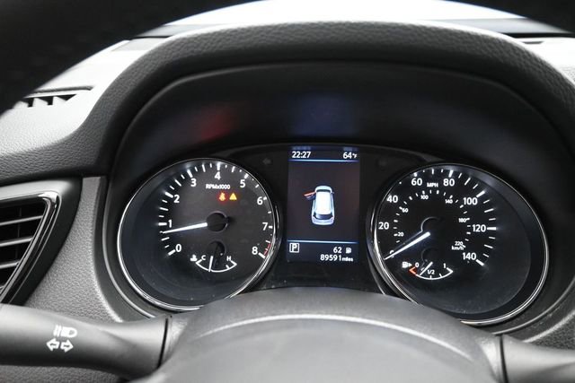 Used 2020 Nissan Rogue SV FWD image 13