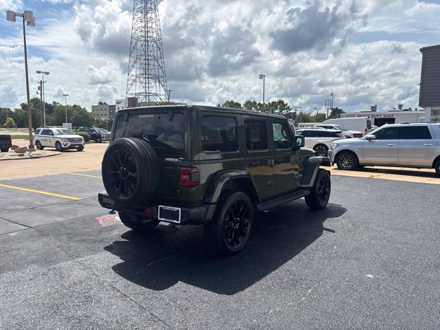 Used 2023 Jeep Wrangler Unlimited Sahara w/ Cold Weather Group AWD/4WD image 7