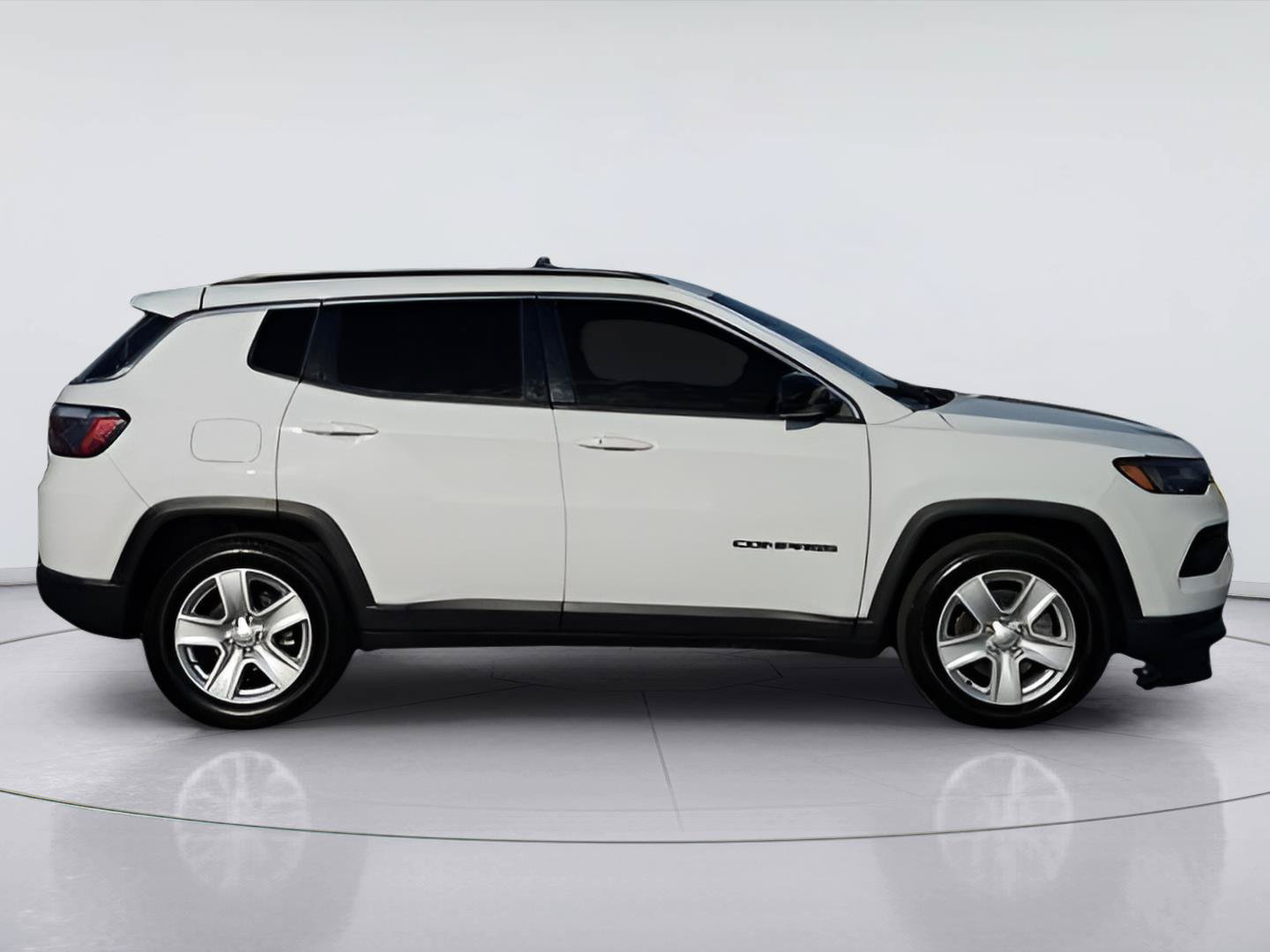 Used 2022 Jeep Compass Latitude FWD image 5